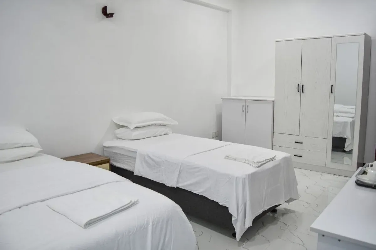 Fuvahmulah dive hotel room and amenities